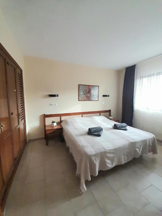 Nice Apartment In Hotel Ronda 4 First Beach Line Fuengirola Exterior photo