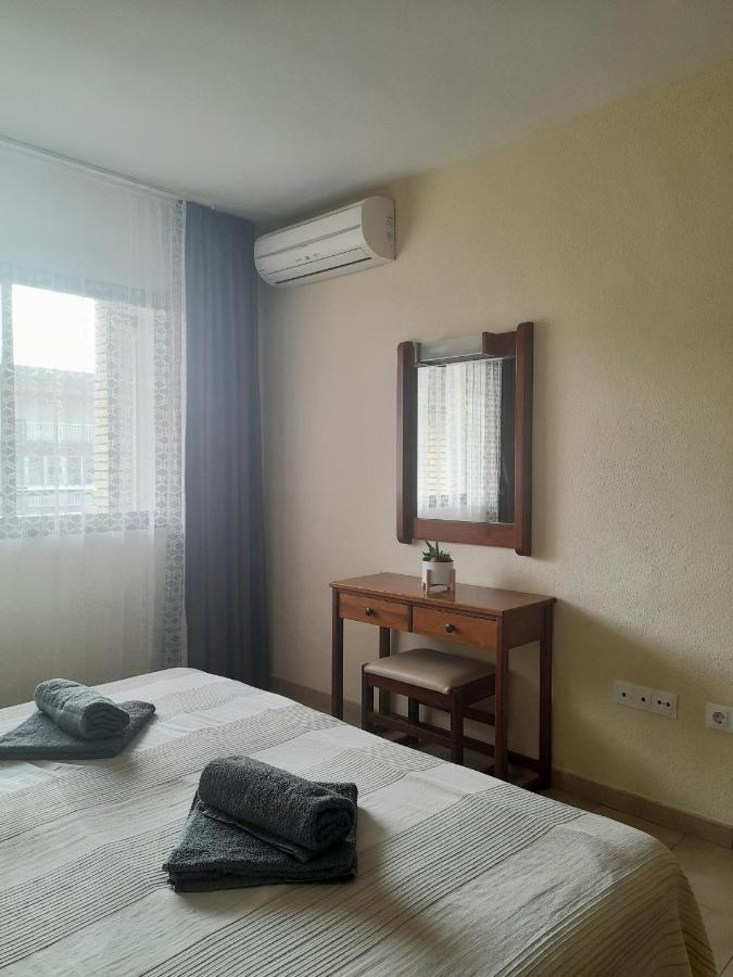 Nice Apartment In Hotel Ronda 4 First Beach Line Fuengirola Exterior photo